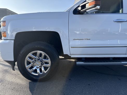 Used 2019 Chevrolet Silverado 3500 LTZ w/ Duramax Plus Package image 9