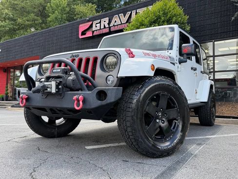 Used 2018 Jeep Wrangler Unlimited Sport AWD/4WD image 2