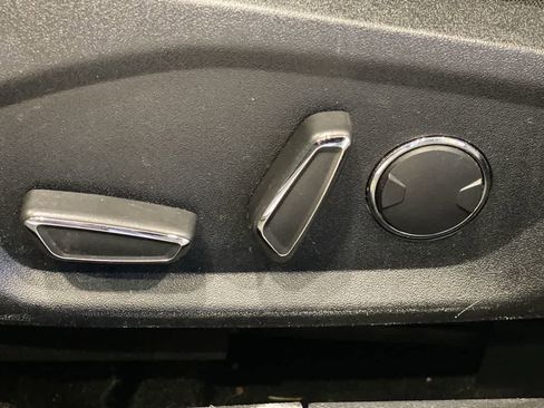 Used 2020 Ford Fusion SE image 15