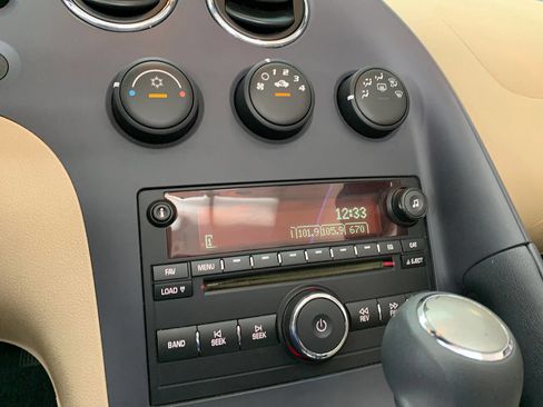 Used 2007 Pontiac Solstice Convertible w/ Premium Package RWD image 14