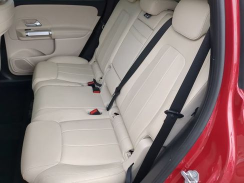 Used 2021 Mercedes-Benz GLB 250 image 20