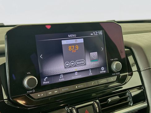 Used 2024 Nissan Pathfinder SV image 21