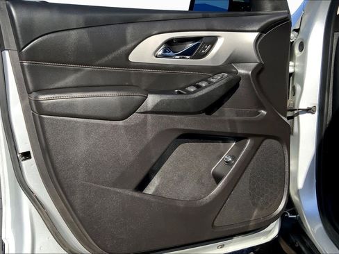 Used 2019 Chevrolet Traverse LT FWD image 22