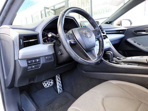 Used 2019 Toyota Avalon Touring FWD image 36