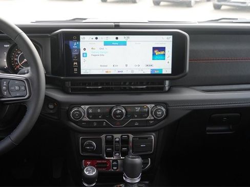 New 2025 Jeep Gladiator Rubicon w/ Convenience Group image 13