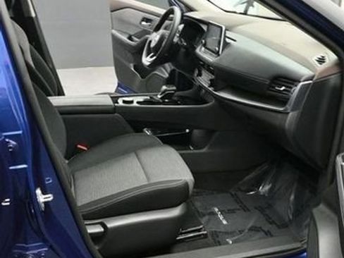 Used 2023 Nissan Rogue SV AWD/4WD image 17