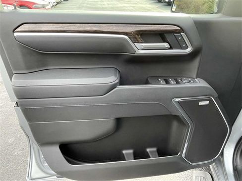 Used 2025 GMC Sierra 1500 Elevation w/ Elevation Premium Package image 17