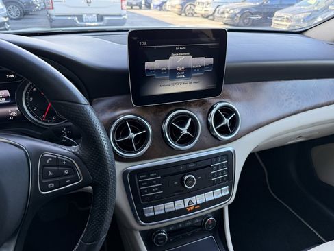 Used 2019 Mercedes-Benz GLA 250 4MATIC image 21