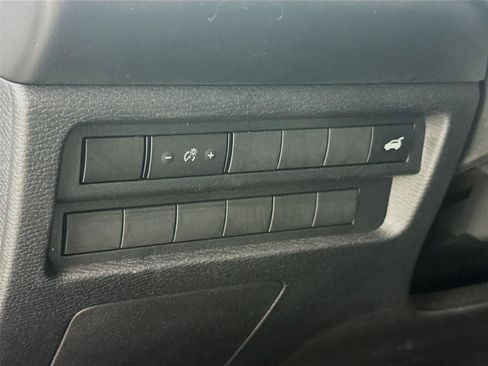 Used 2023 Mitsubishi Outlander SE FWD image 7