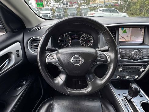 Used 2020 Nissan Pathfinder SL image 15