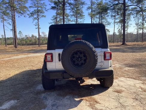 Used 2018 Jeep Wrangler Unlimited Sport S image 4