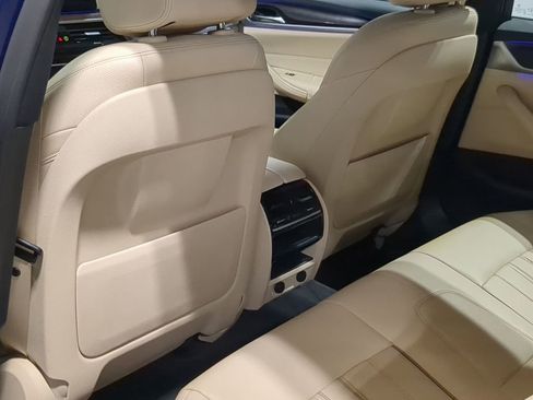 Used 2019 BMW 530e xDrive w/ Luxury Package image 23