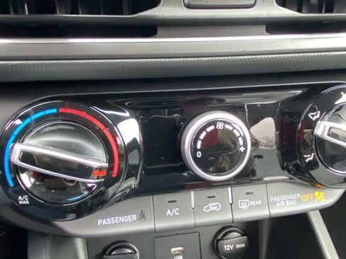 Used 2023 Hyundai Kona SEL image 27