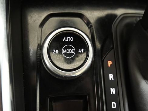 Used 2024 GMC Canyon Elevation w/ Elevation Premium Package AWD/4WD image 25