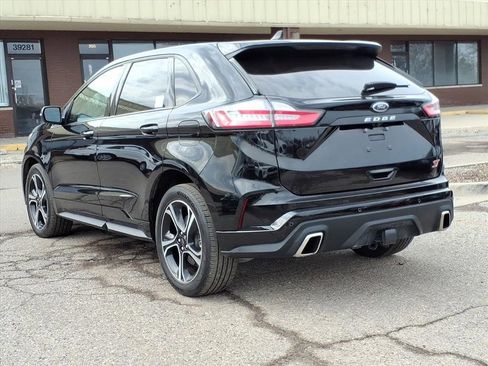 Used 2023 Ford Edge ST image 3