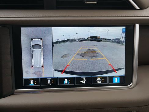 Used 2021 GMC Yukon XL Denali w/ Denali Premium Package image 40