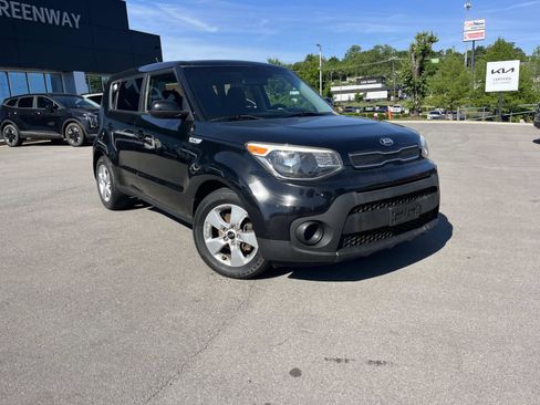 Used 2017 Kia Soul FWD image 1