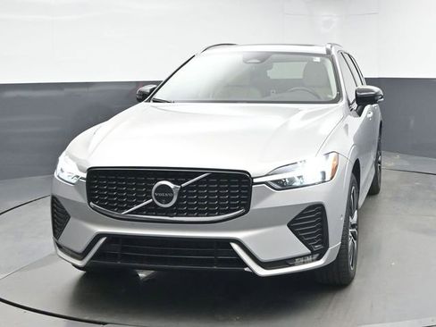 Used 2024 Volvo XC60 B5 Plus w/ Protection Package Premier image 3