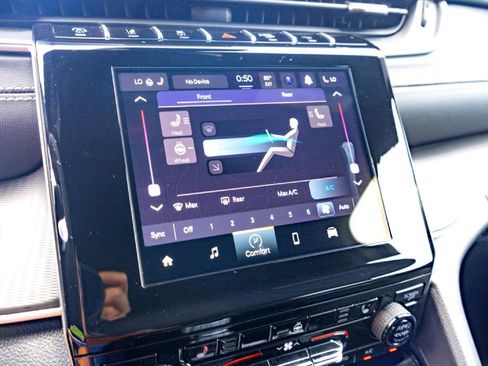 New 2025 Jeep Grand Cherokee L Altitude RWD image 19