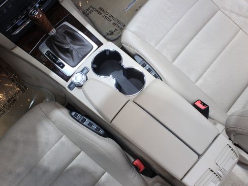 Used 2011 Mercedes-Benz E 550 Cabriolet image 31