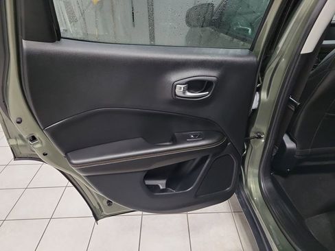 Used 2019 Jeep Compass Latitude image 27