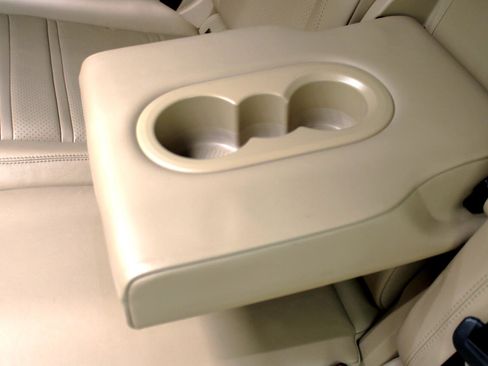 Used 2019 Porsche Cayenne image 40