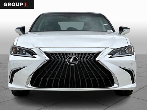 Used 2024 Lexus ES 350 w/ Luxury Package image 2