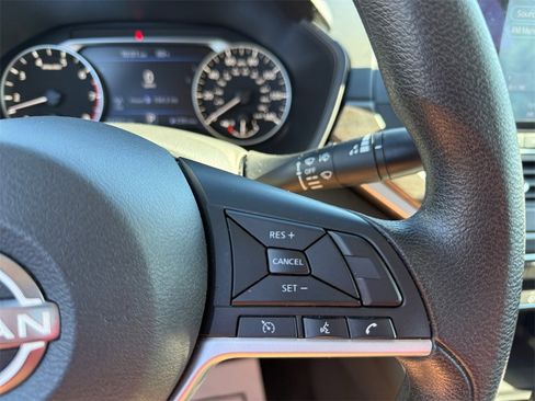 Used 2024 Nissan Altima 2.5 SV image 18