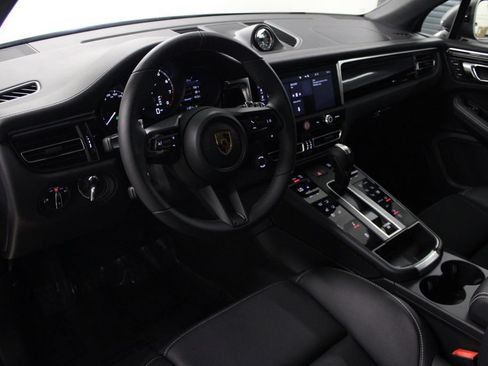 New 2026 Porsche Macan AWD/4WD image 4
