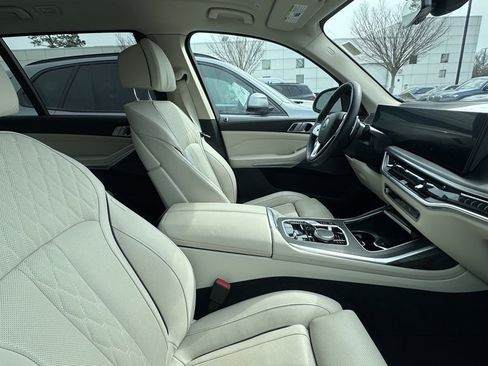 Certified 2024 BMW X7 xDrive40i w/ Premium Package image 4