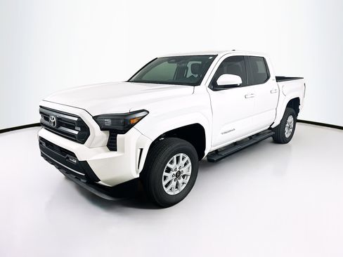 Used 2024 Toyota Tacoma SR5 image 3