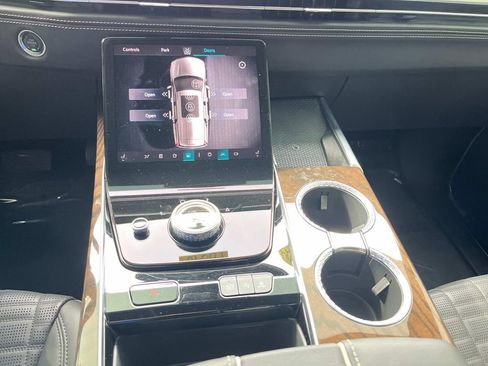 Used 2025 Cadillac Escalade Sport Platinum w/ LPO, ONYX Package image 37