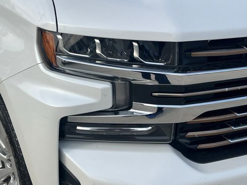 Used 2020 Chevrolet Silverado 1500 High Country w/ Technology Package image 4