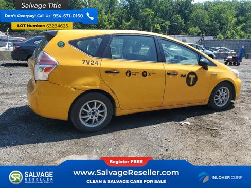 Used 2016 Toyota Prius V Two image 4