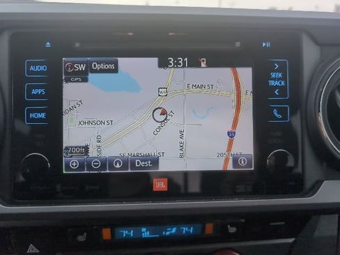 Used 2016 Toyota Tacoma TRD Off-Road image 14