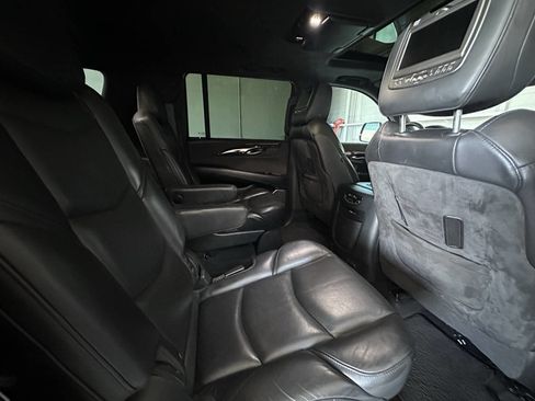 Used 2016 Cadillac Escalade ESV Platinum image 22