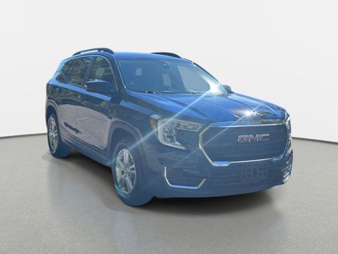 Used 2022 GMC Terrain SLE w/ Driver Convenience Package image 3