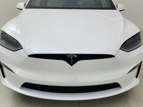 Used 2024 Tesla Model X image 8