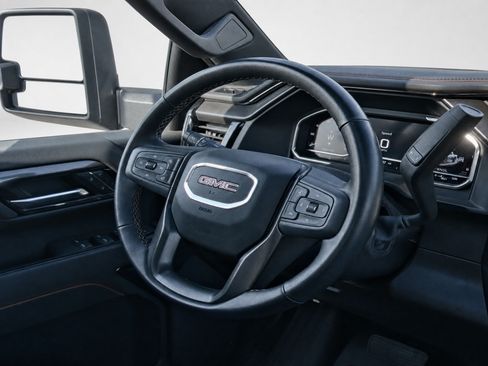 Used 2025 GMC Sierra 2500 AT4 w/ AT4 Premium Plus Package AWD/4WD image 18