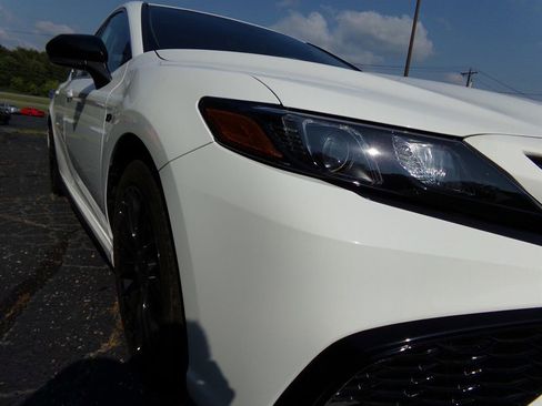 Used 2023 Toyota Camry SE image 11