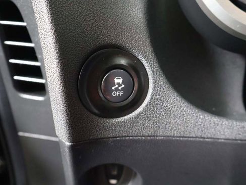 Used 2020 Nissan 370Z Coupe image 38