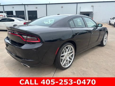 Used 2022 Dodge Charger SXT RWD image 5