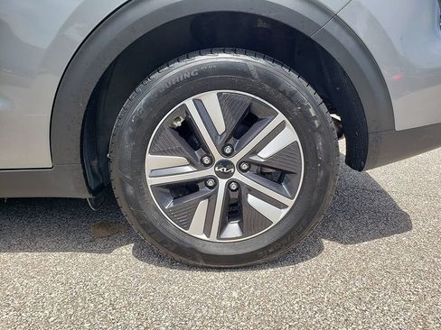 Used 2022 Kia Niro LXS FWD image 15