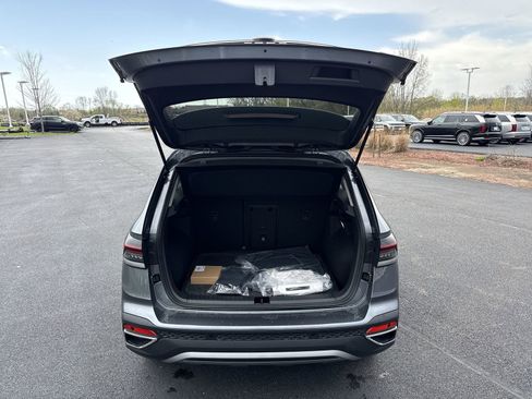 New 2026 Volkswagen Taos SE AWD/4WD image 24