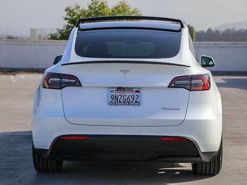 Used 2024 Tesla Model Y Performance AWD/4WD image 6