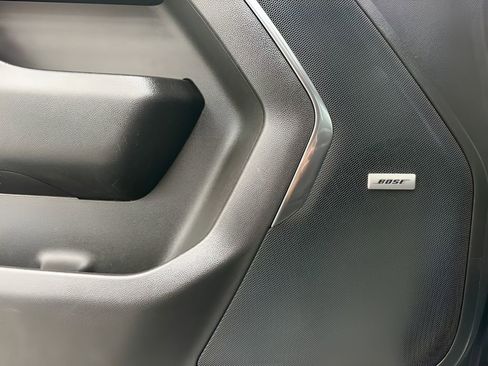 Used 2023 Chevrolet Suburban Premier image 28