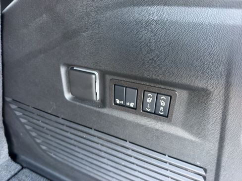 Used 2025 GMC Yukon AT4 Ultimate w/ LPO, Floor Liner Package AWD/4WD image 16