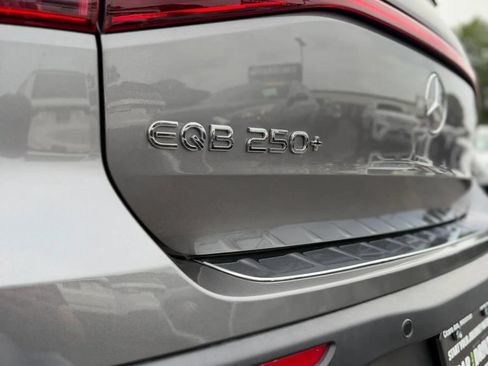 Used 2024 Mercedes-Benz EQB 250+ image 21