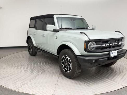 Used 2024 Ford Bronco Outer Banks image 8