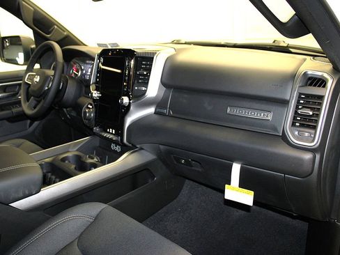 New 2026 RAM 1500 4x4 Crew Cab image 30